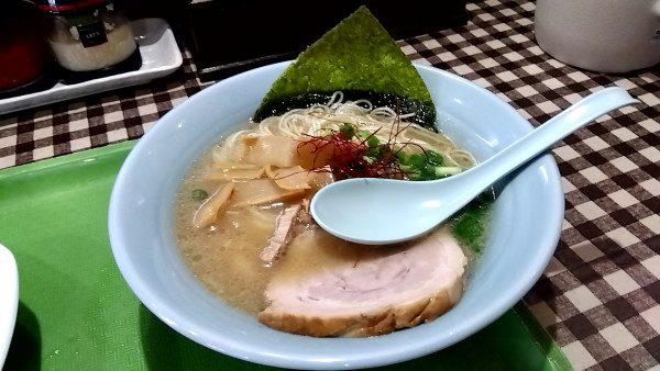 「とんこつ正油ラーメン（９００円）」@とんこつ正油 えんやの写真