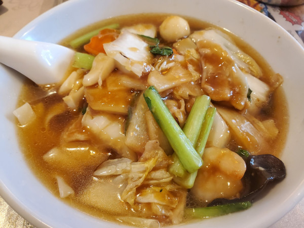 「五目刀削麺」@芳香園 センター南店の写真