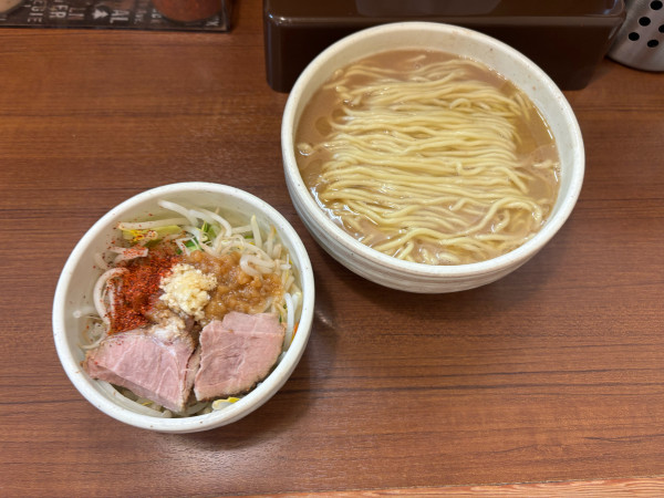 「らーめん（1050）大盛（130）スタベジ」@麺処 一笑の写真