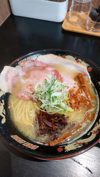 「鶏白湯塩ラーメン」@地鶏白湯専門店 めん鶏の写真