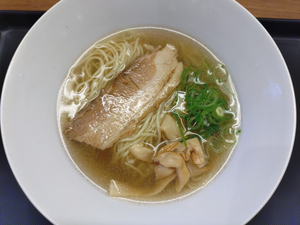 「塩ラーメン」@松軒 中華食堂 千歳烏山店の写真