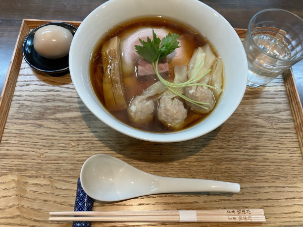 「醤油わんたん」@らぁ麺 紫陽花の写真