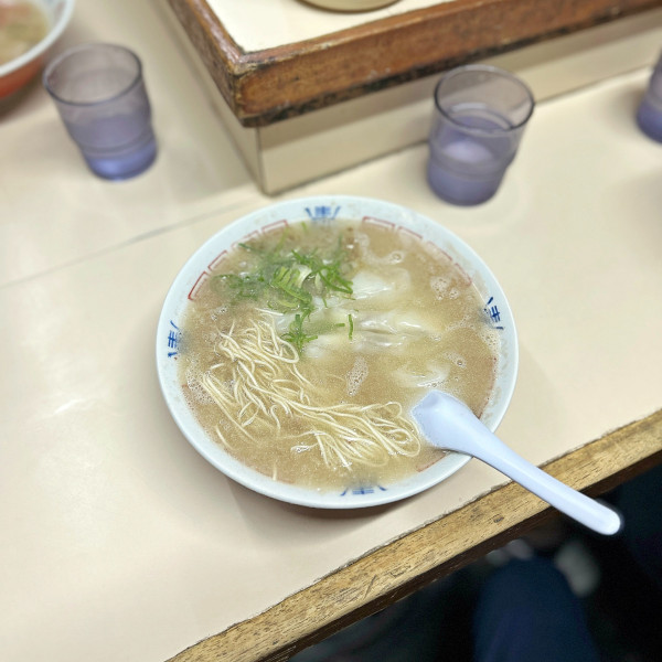 「ワンタンメン」@八ちゃんラーメン 薬院本店の写真