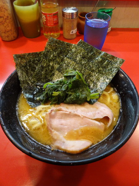 「ラーメン硬濃880円」@家系総本山 ラーメン吉村家の写真