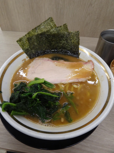 「ラーメン硬濃900円 半チャー丼150円」@王道家直伝 との丸家 越谷店の写真