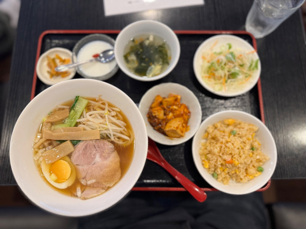 「チャーシュー麺＋半チャーハン950円」@中華料理 祥龍房の写真