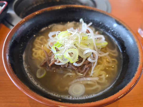「牛タン塩ラーメン ￥682」@安楽亭  下間久里店の写真