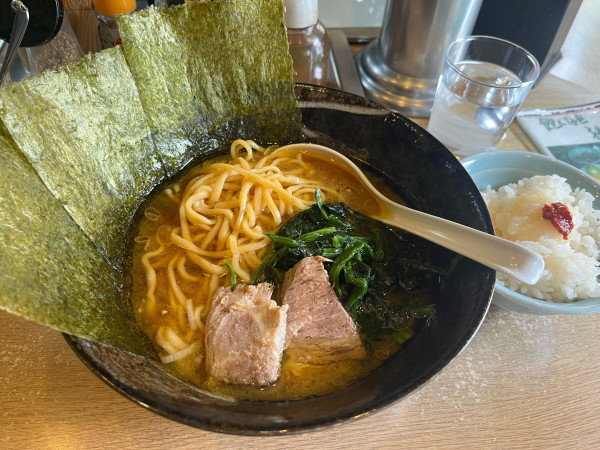 「とんこつしょうゆ ¥820　半ライス ¥50 (現金)」@らーめん風々風の写真