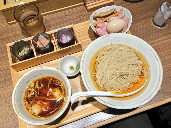 「特上地鶏醤油つけめん」@Homemade Ramen 麦苗 COREDO室町店の写真