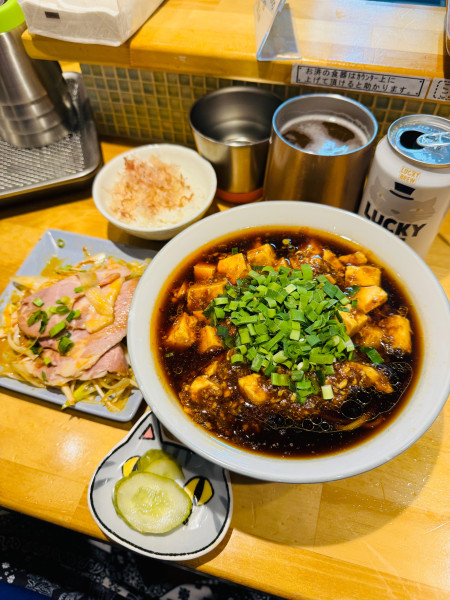 「麻婆豆腐そば 〆のご飯 チャーシュー&辛ネギ」@猫と月の写真