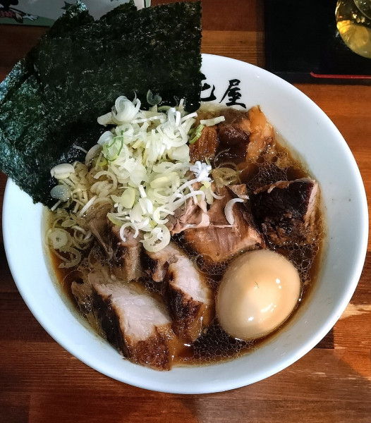 「チャーシューメン 1300円+味玉 100円」@ラーメン花屋の写真