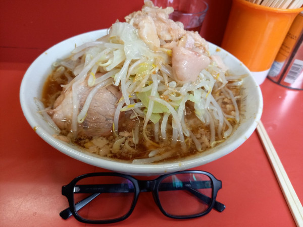 「小豚ラーメン(野菜・あぶら)」@ラーメン二郎 三田本店の写真