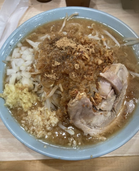 「ラーメン200g  にんにく脂マシマシ生姜玉ねぎ」@ラーメン天下の大将軍の写真
