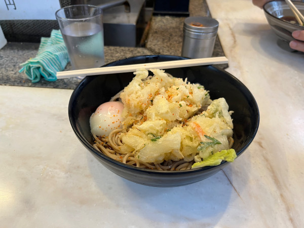 「冷やし天玉そば530円」@かめやの写真