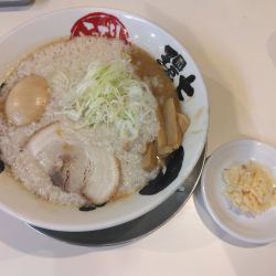 特製並1050円麺硬め味濃い目脂多め、にんにく80円