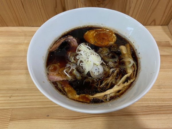 「古町ブラック拉麺」@古町めんの坊の写真