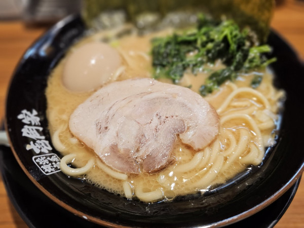 「味玉ラーメン」@横浜家系ラーメン 壱角家 亀有北口店の写真