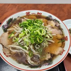 チャーシュー麺＋半チャーハン