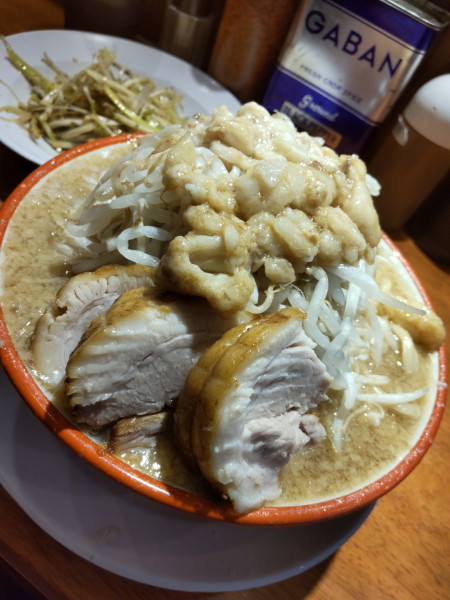 「らーめん＋ネギ別皿」@らーめん バリ男 豊洲店の写真