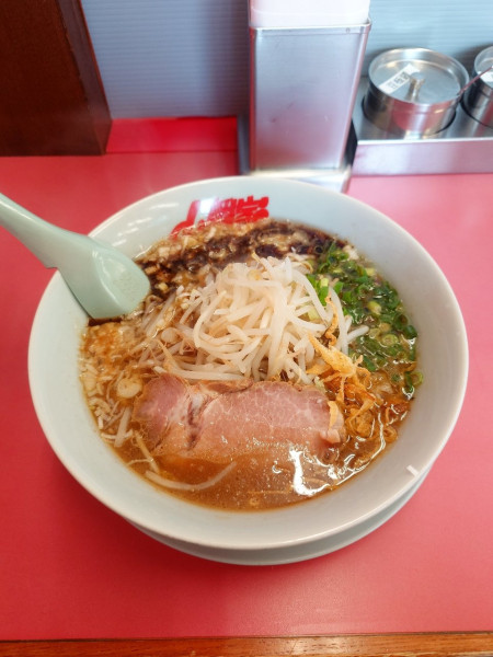 「焦がし醤油ラーメン（期間限定）」@ラーメン山岡家 東千葉店の写真