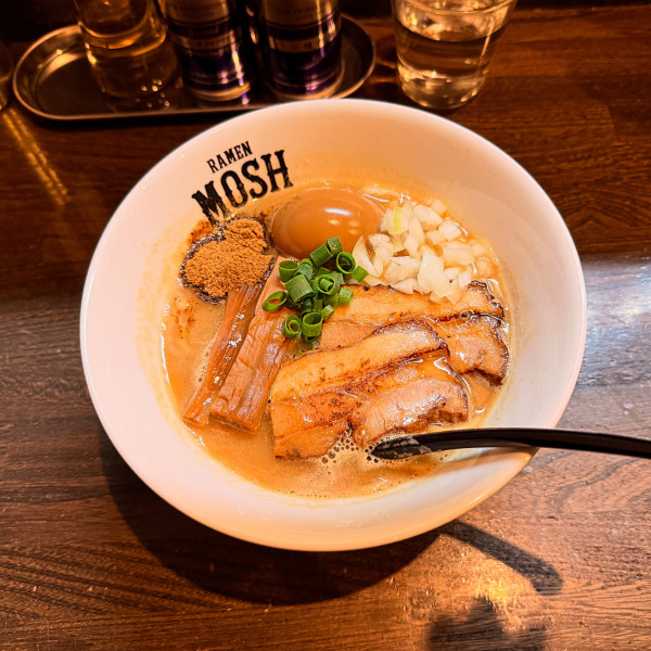 「ラーメン＋味玉」@RAMEN MOSHの写真