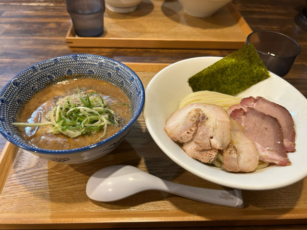 「豚骨魚介つけ麺・チャーシュー2枚」@麺処 明りの写真