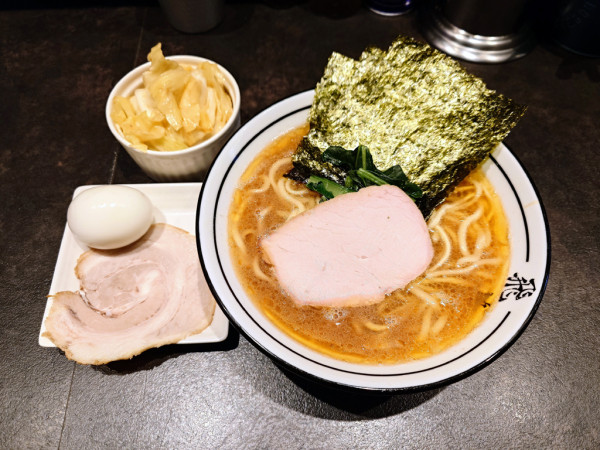 「らーめん+キャベチャー」@らーめん飛粋の写真