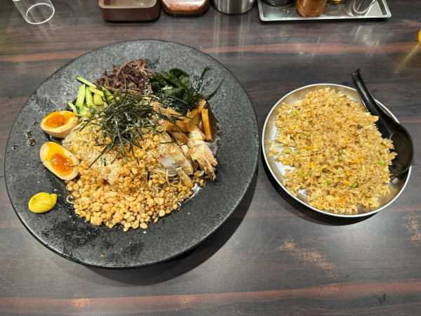 「冷やし中華(大盛)1,030円+半チャーハンセット280円」@環七ラーメン 周麺の写真