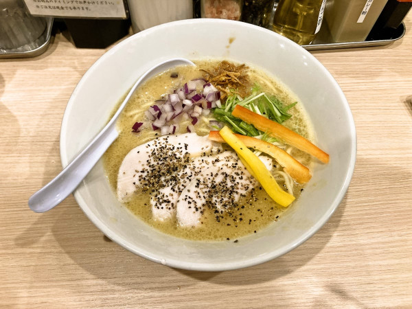 鶏ベジらぁ麺（950円）