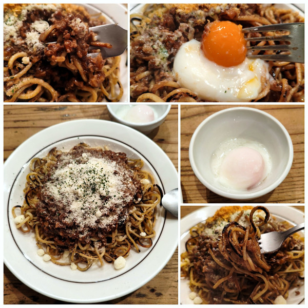 「黒キーマカレー＋粉チーズ＋温玉＝1200円」@カルボの写真