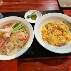 冷やし中華と半チャーハンセット980円