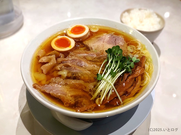 「味玉中華そば 麺増し（＋親鶏4枚）」@手打 親鶏中華そば 綾川 静岡インター店の写真