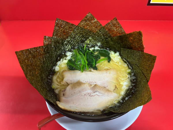 「家系ラーメン(のり増し)」@豚骨ラーメン まる星商店の写真