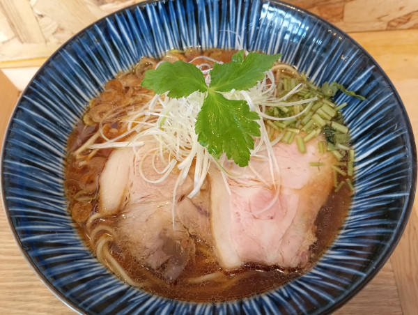 「醤油ラーメン¥900」@JAPANESE RAMEN マンちゃん 住吉店の写真