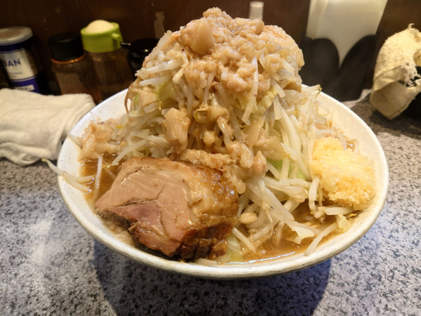 「大ラーメン  全マシ」@ラーメン宮郎の写真