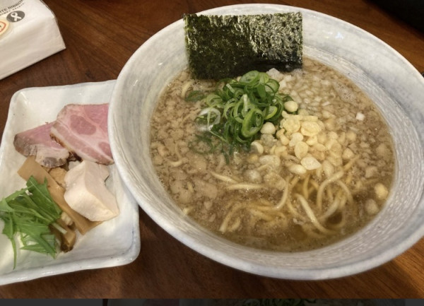 「背脂いりこそば」@讃岐ラーメン 香麦の写真