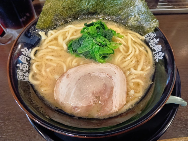 「ラーメン並」@横濱家系ラーメン 壱角家 西新宿店の写真