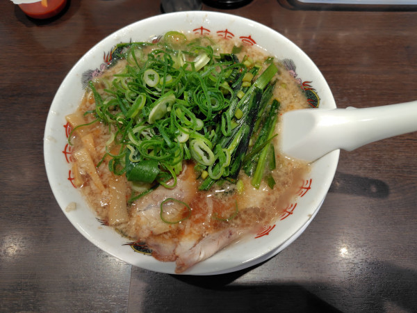 「ラーメン820円、辛ニラ150円」@来来亭 鳥取店の写真