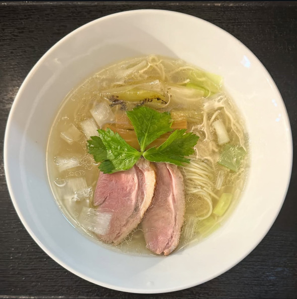 「鴨だし塩ラーメン」@麺堂にしき 西武新宿店の写真