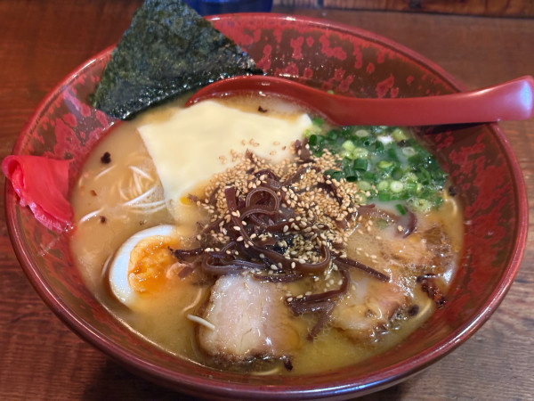 「ラーメン（+無料チーズ）」@分田上の写真