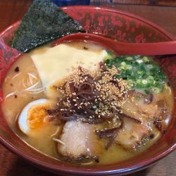 ラーメン（+無料チーズ）