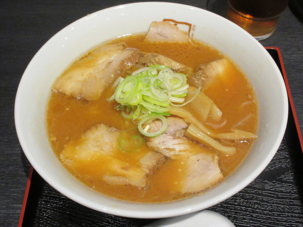 「味噌ラーメン（990円）」@喜多方ラーメン坂内 吉祥寺南口店の写真
