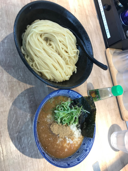 「濃厚魚介つけ麺＋つけ麺特盛 1,150円」@越後維新の写真