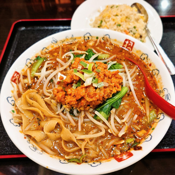 「担々刀削麺＋半チャーハンセット」@食為天の写真
