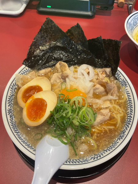 「熟成醤油ラーメン味玉肉そば  946円」@丸源ラーメン 千葉小倉町店の写真