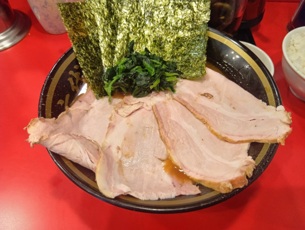 「燻製チャーシュー麺 ライスセット」@横濱家系ラーメン 六代目野中家の写真