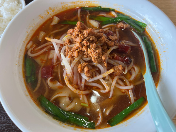 「台湾刀削麺セット1080円（餃子、小ライス）」@台湾料理 祥瑞 八王子店の写真