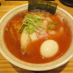 味玉海老塩ラーメン（１０３０円）