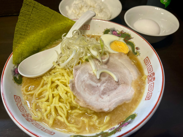 「カレーとんこつ  大盛」@岡ちゃんラーメンの写真
