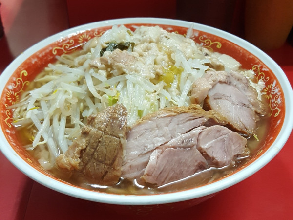 「大ラーメン+烏龍茶」@ラーメン二郎 上野毛店の写真